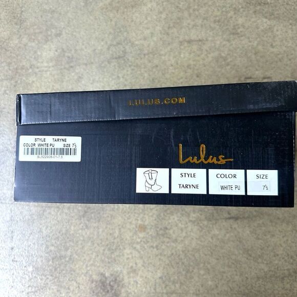 New Lulus Taryne White Pointed Toe Ankle Western Booties - Picture 8 of 8